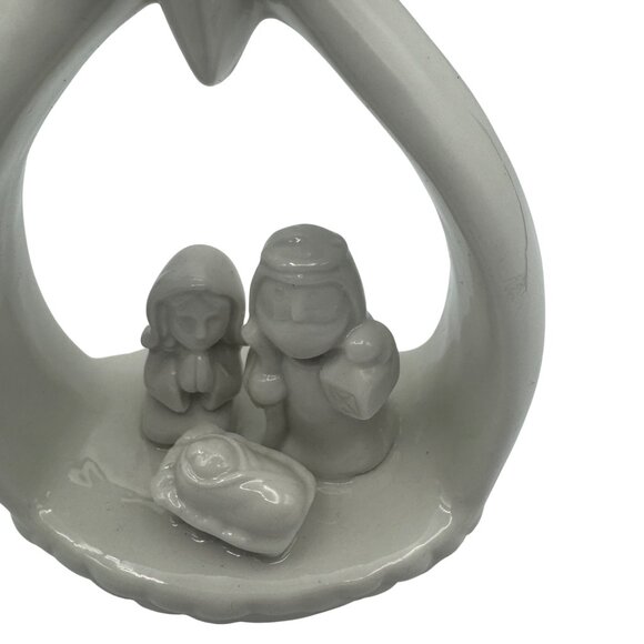 White Ceramic Nativity Scene Figurine With Holy Family & Star - Picture 2 of 4